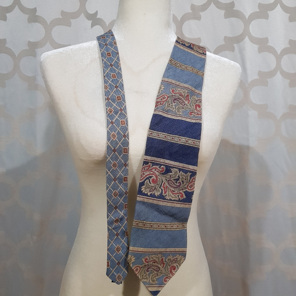 Elegant Blue Paisley and Diamond Patterned Ties